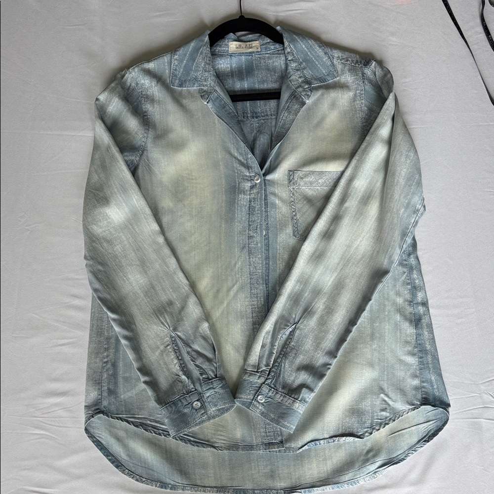 Women’s Bella Dahl Blue Chambray button down Shirt EUC Small